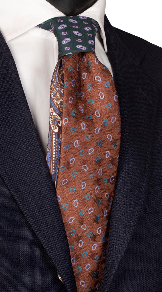 Cravatta Stampa Marrone Paisley Multicolor Nodo in Contrasto Verde Fantasia Rosa Made in Italy Graffeo Cravatte