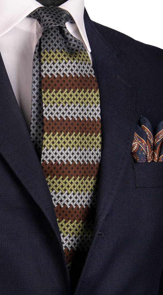 Cravatta Vintage di Seta Jacquard Marrone Verde Oliva Grigio Fantasia Nodo in Contrasto Made in Italy Graffeo Cravatte