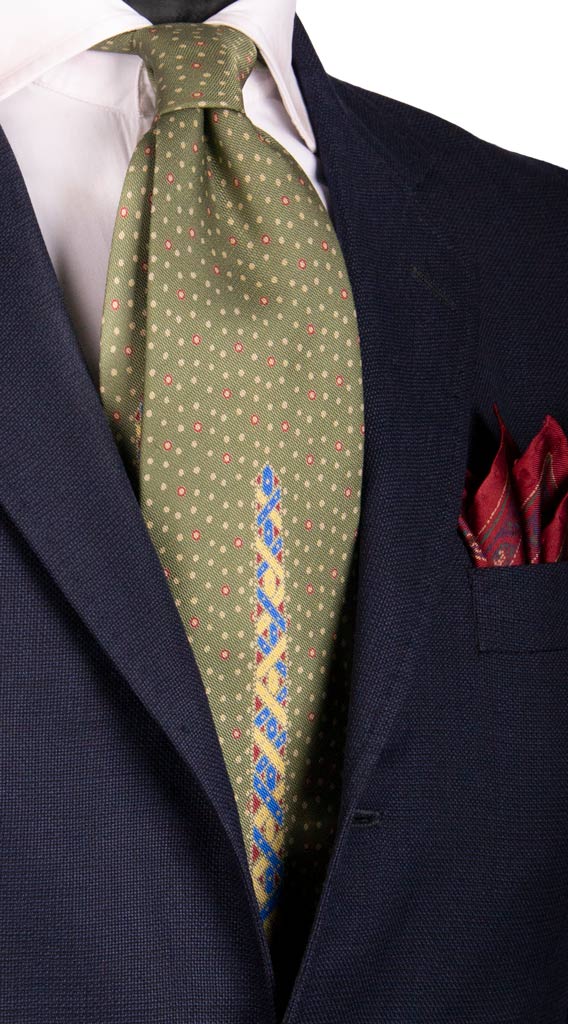 Cravatta Vintage in Twill di Seta Verde Oliva con Disegno Centro Pala Multicolor Made in Italy Graffeo Cravatte