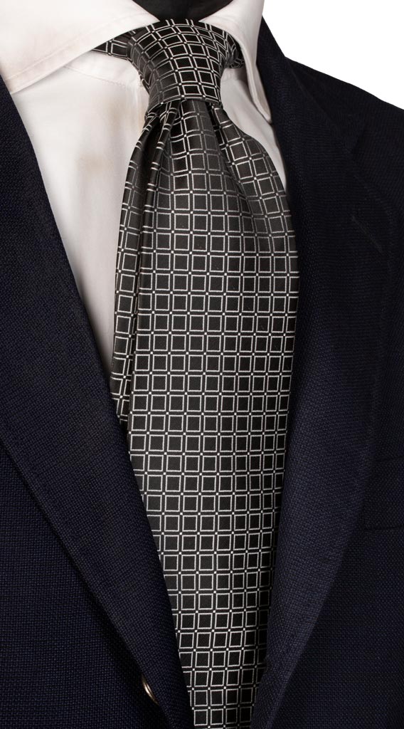 Cravatta da Cerimonia di Seta Nera a Quadri Grigio Chiaro Made in Italy Graffeo Cravatte