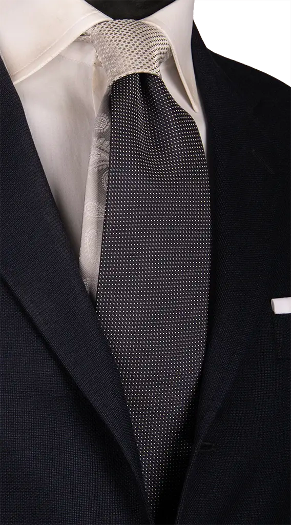 Cravatta Cerimonia Blu Scuro Punto a Spillo Grigio Nodo in Contrasto Grigio Argento Made in Italy Graffeo Cravatte