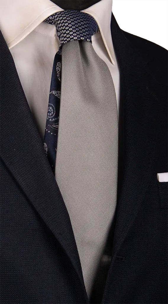 Cravatta Cerimonia Grigia Nodo in Contrasto Blu a Pois Grigio Made in Italy Graffeo Cravatte