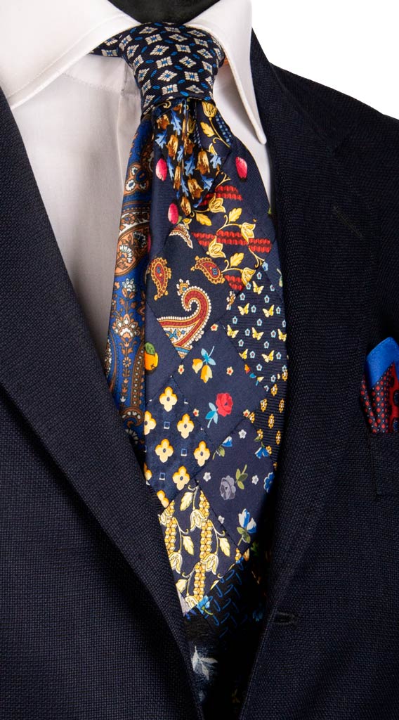 Cravatta Micro Mosaico Patchwork di Seta Blu Fantasia Multicolor Made in Italy Graffeo Cravatte