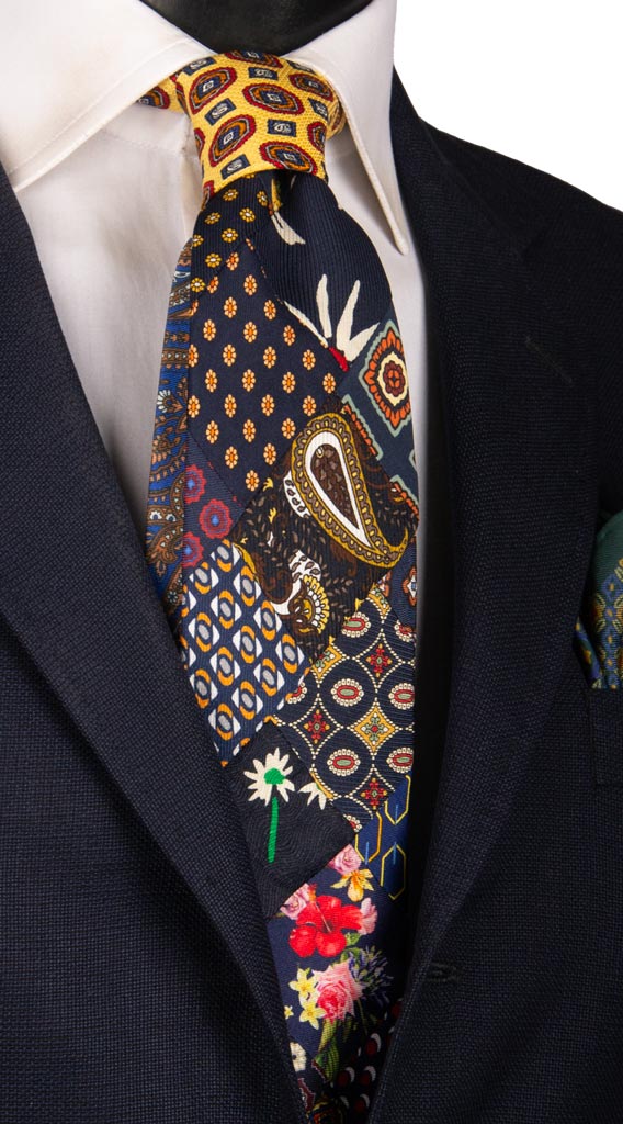 Cravatta Mosaico Patchwork Stampa di Seta Blu Fantasia Multicolor PM742 Graffeo Cravatte Made in Italy