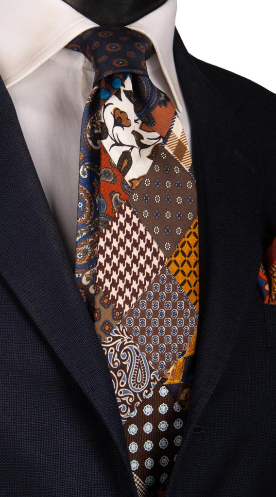 Cravatta Mosaico Patchwork Stampa di Seta Marrone Fantasia Multicolor PM736 Graffeo Cravatte Made in Italy