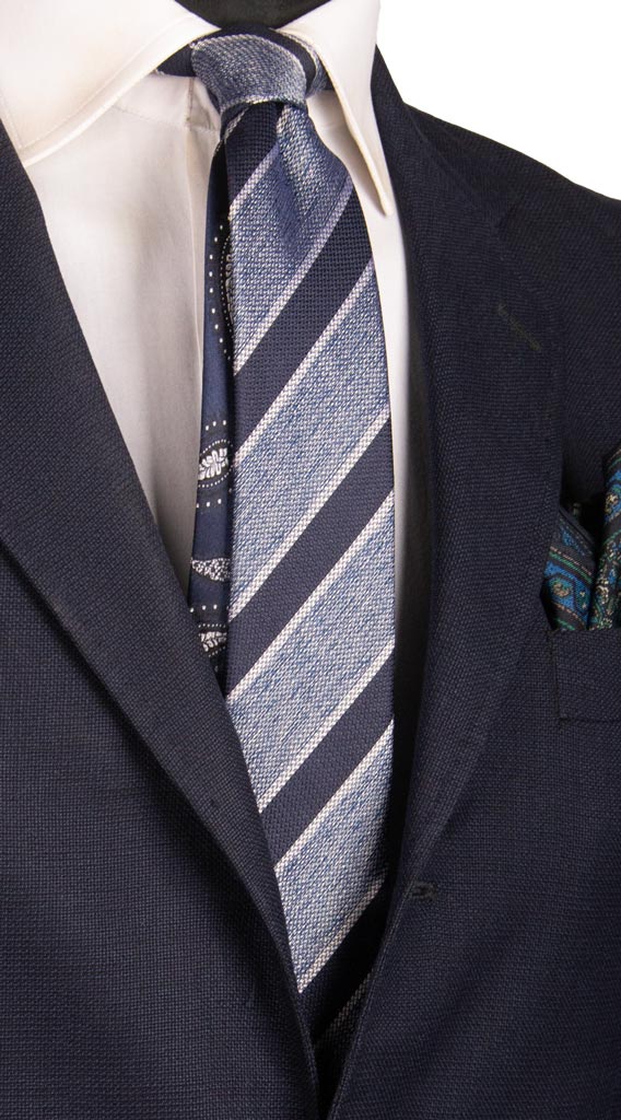 Cravatta Regimental di Seta Celeste con Righe Blu Grigie 6893 Made in Italy Graffeo Cravatte