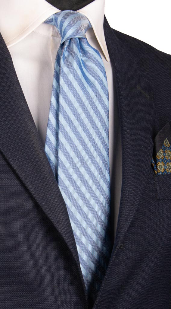 Cravatta Regimental di Seta con Righe Celesti Azzurre 6917 Made in Italy Graffeo Cravatte