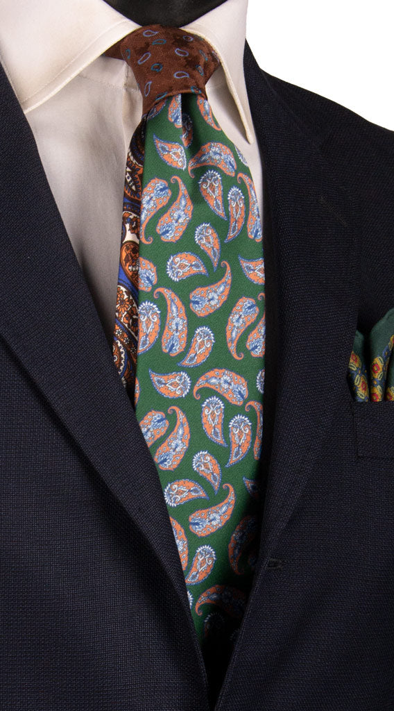 Cravatta Stampa Verde Paisley Ruggine Celeste Nodo in Contrasto Marrone Paisley N3219 made in Italy Graffeo Cravatte
