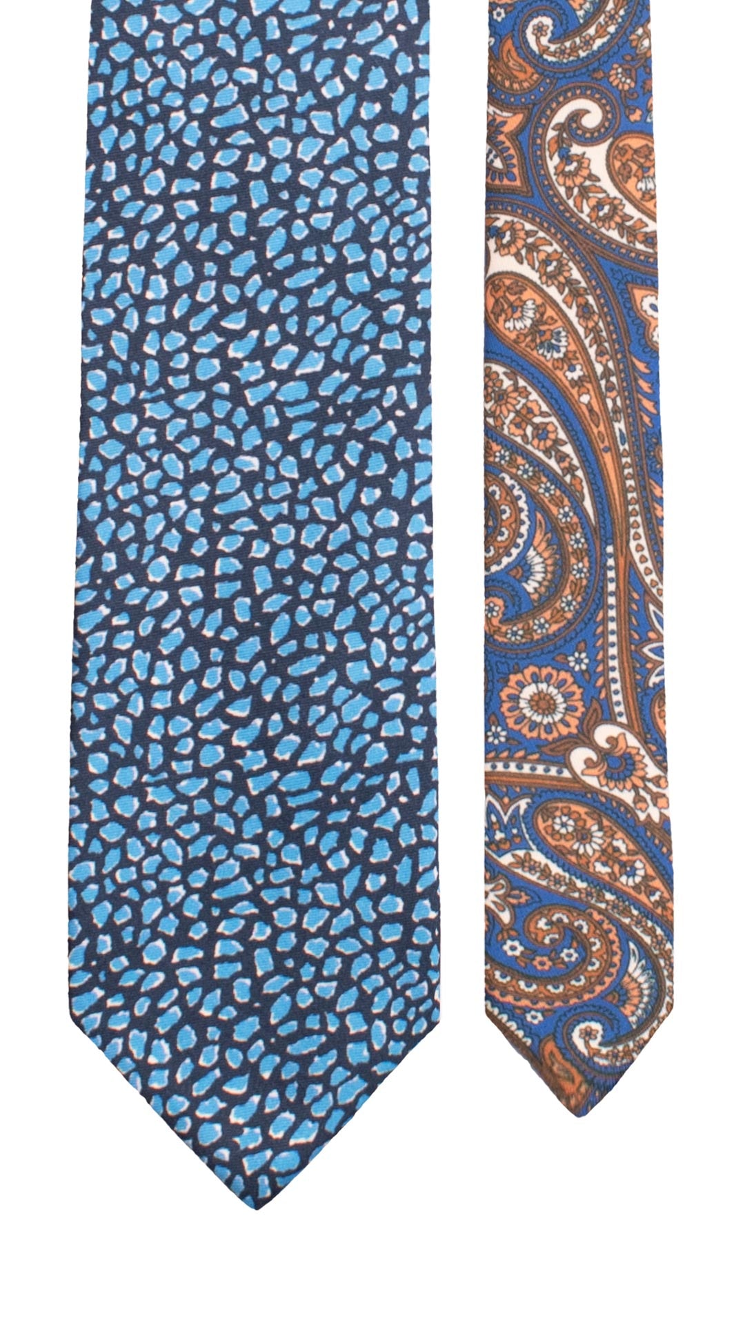 Cravatta Stampa di Seta Blu Fantasia Azzurro Nodo in Contrasto Blu Pasley Azzurro Rosa Corallo N3274 Made in Italy Graffeo Cravatte Pala