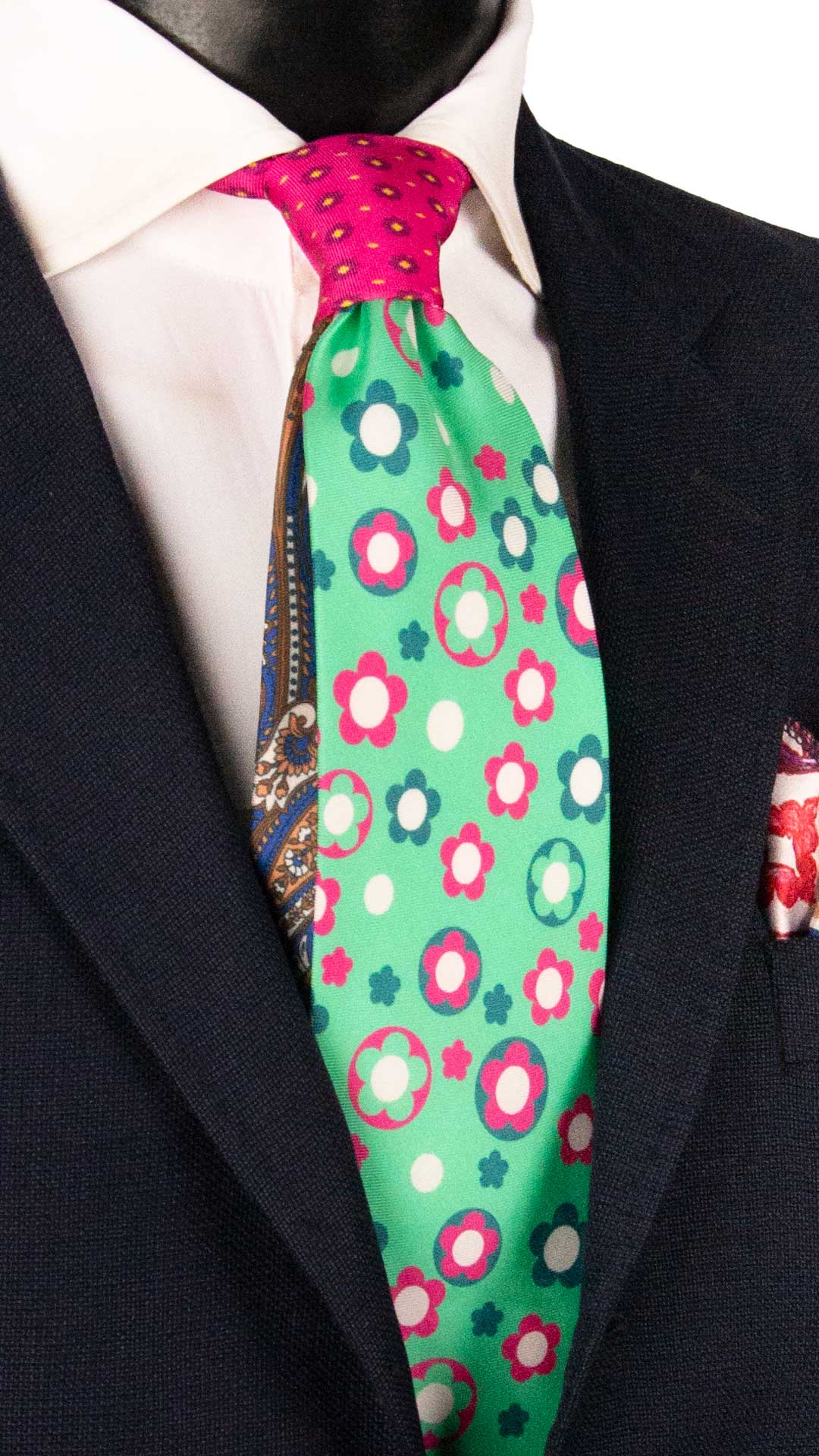 Cravatta Stampa di Seta Verde Mela a Fiori Multicolor Nodo in Contrasto Rosa Shocking Fantasia Viola Giallo N3321 Graffeo Cravatte Made in Italy