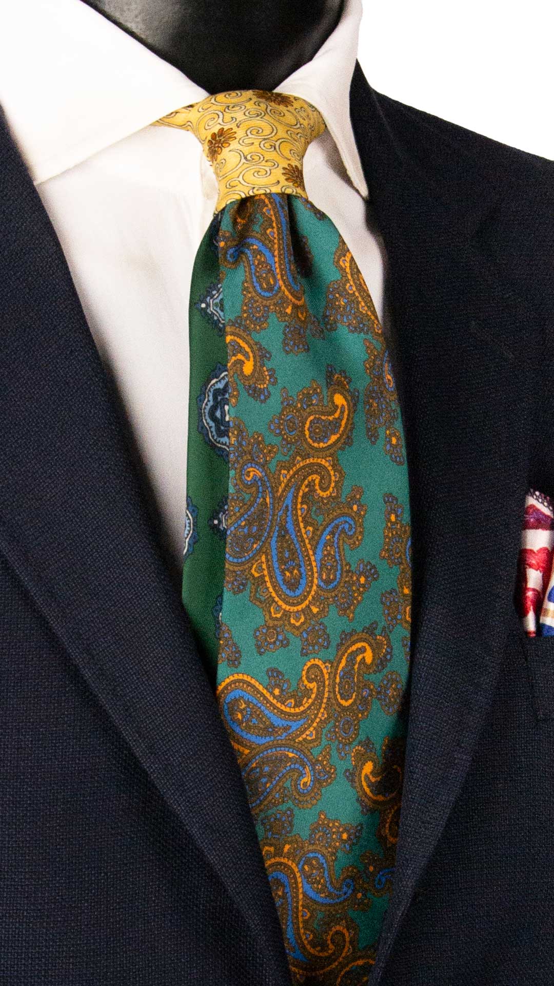 Cravatta Stampa di Seta Verde Paisley Multicolor Nodo in Contrasto Giallo Fantasia Marrone Chiaro Giallo Crema N3275 Made in Italy Graffeo Cravatte