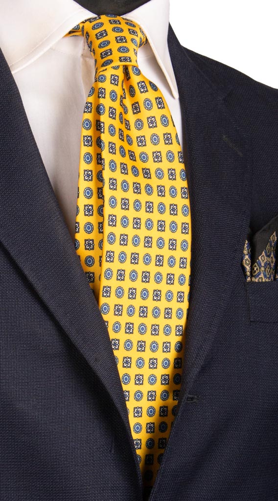 Cravatta Stampa in Twill di Seta Gialla Fantasia Bluette Celeste Bianca 6894 Made in Italy Graffeo Cravatte