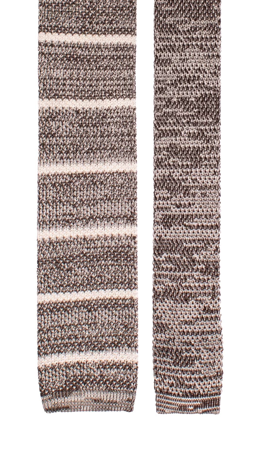 Cravatta Tricot in Maglia di Seta Marrone con Righe Grigie Bianche TRI915 Graffeo Cravatte Made in Italy Pala