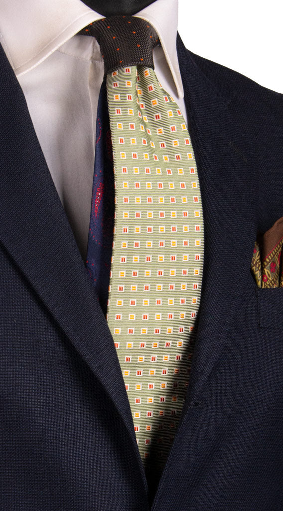 Cravatta Verde Salvia Fantasia Gialla Bianca Nodo in Contrasto Marrone a Pois Arancione N3188 Made in Italy Graffeo Cravatte