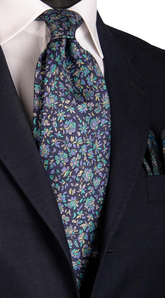 Cravatta Vintage in Saia di seta Blu Fiori Multicolor con Disegno Bucolico Made in Italy Graffeo Cravatte