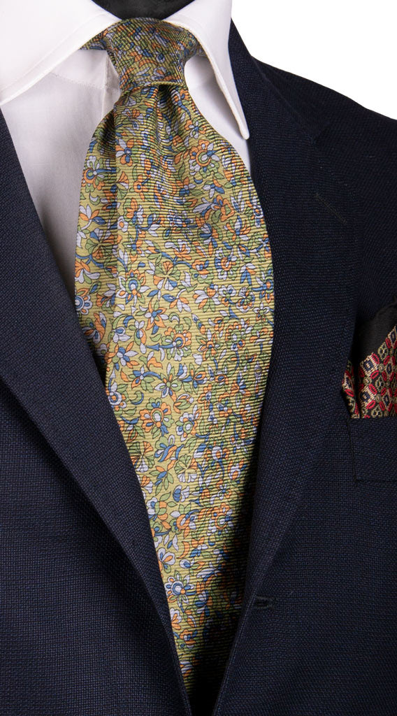 Cravatta Vintage in Saia di seta Verde Oliva Fiori Multicolor con Disegno Bucolico Made in Italy Graffeo Cravatte