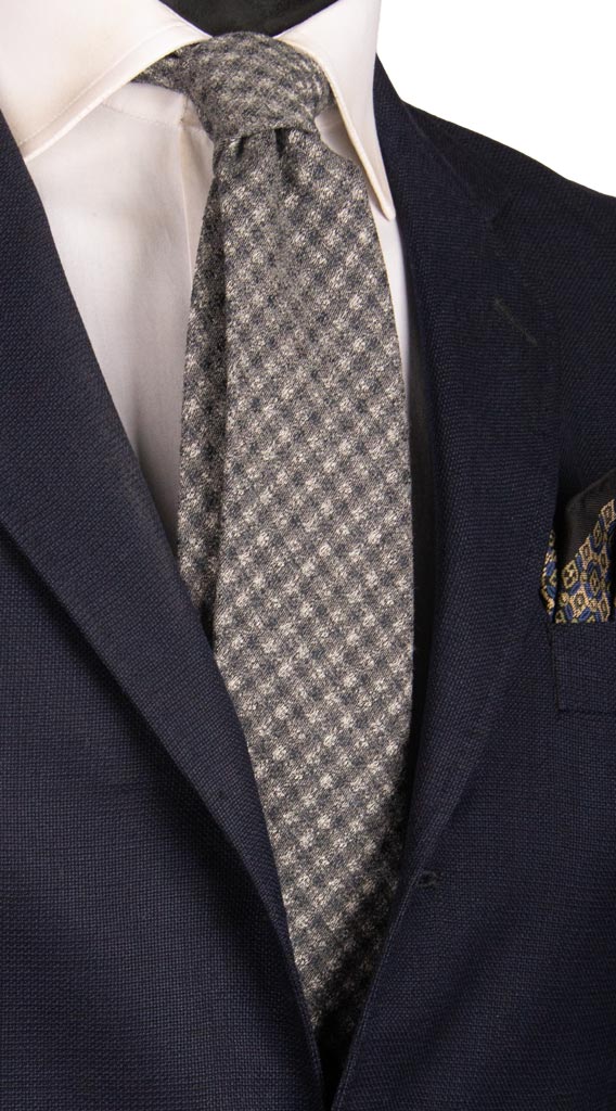 Cravatta a Quadri in Lana Seta Griga Blu Made in Italy Graffeo Cravatte
