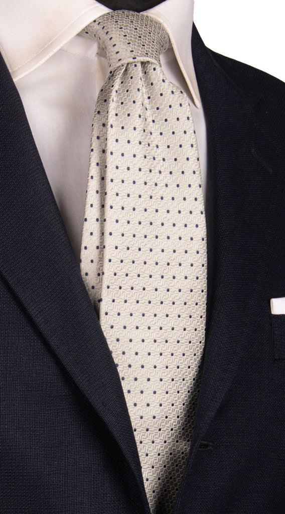 Cravatta da Cerimonia di Seta Grigio Argento a Pois Blu CY6831 Made in italy Graffeo Cravatte