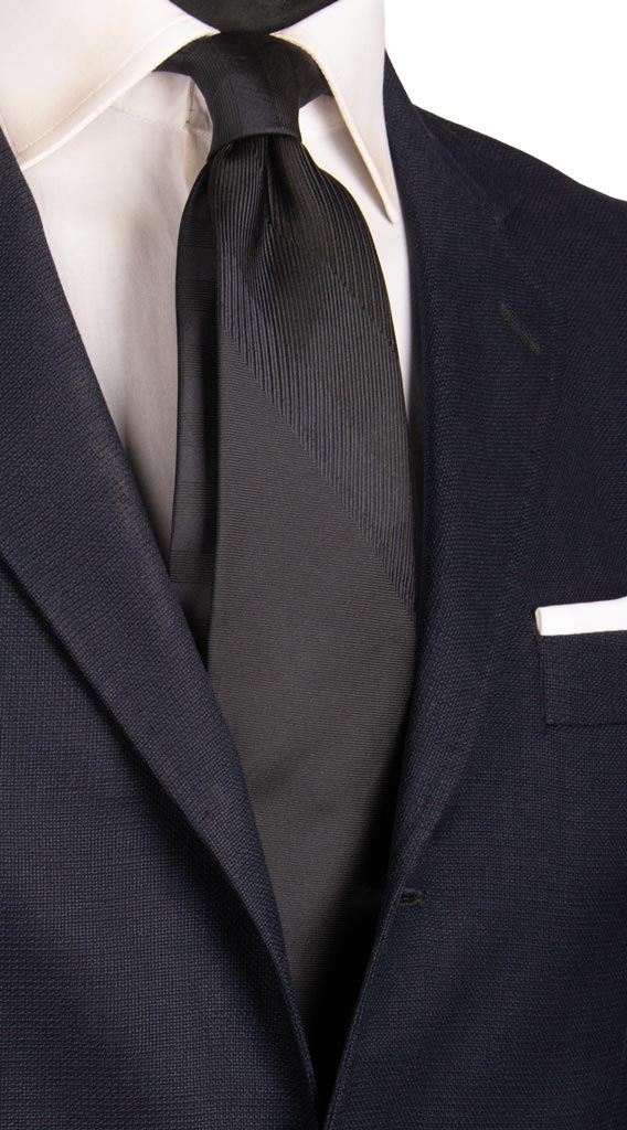 Cravatta di Seta Blu Nero Fantasia Tono su Tono 6911 Made in Italy Graffeo Cravatte