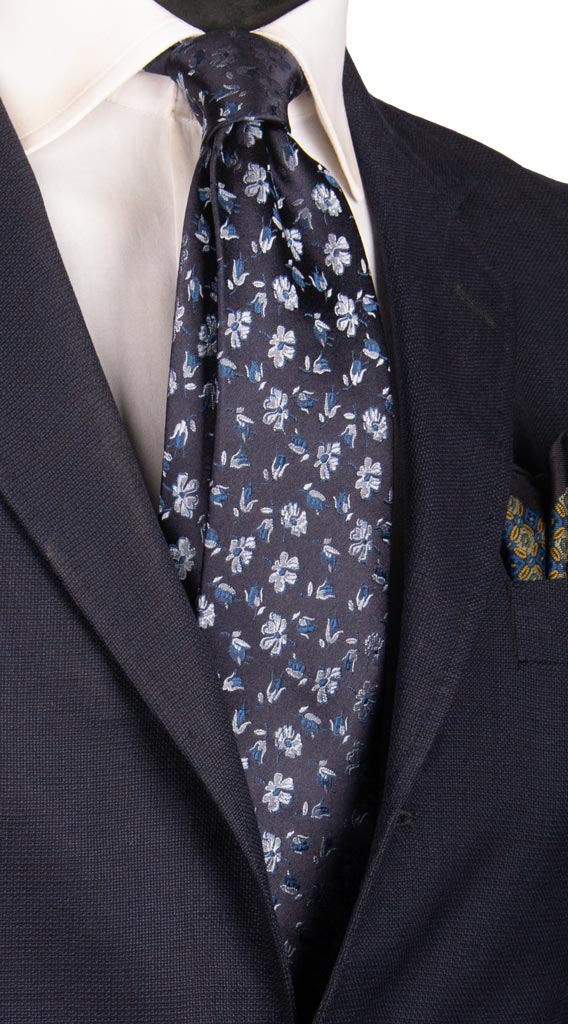 Cravatta di Seta Blu con Fiori Grigi Blu Avio Effetto Cangiante AN6889 MAde in Italy Graffeo Cravatte