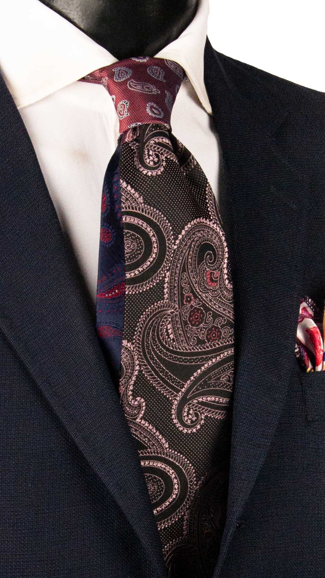 Cravatta di Seta Nera Paisley Rosa Nodo in Contrasto Rosso Bordeaux Paisley Grigio Nero N3369 Made in Italy Graffeo Cravatte