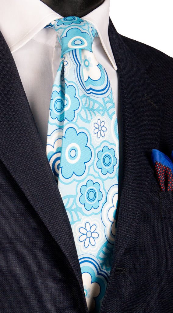 Cravatta in Twill di Seta Azzurro Chiaro a Fiori Bianchi Bluette Made in Italy Graffeo Cravatte