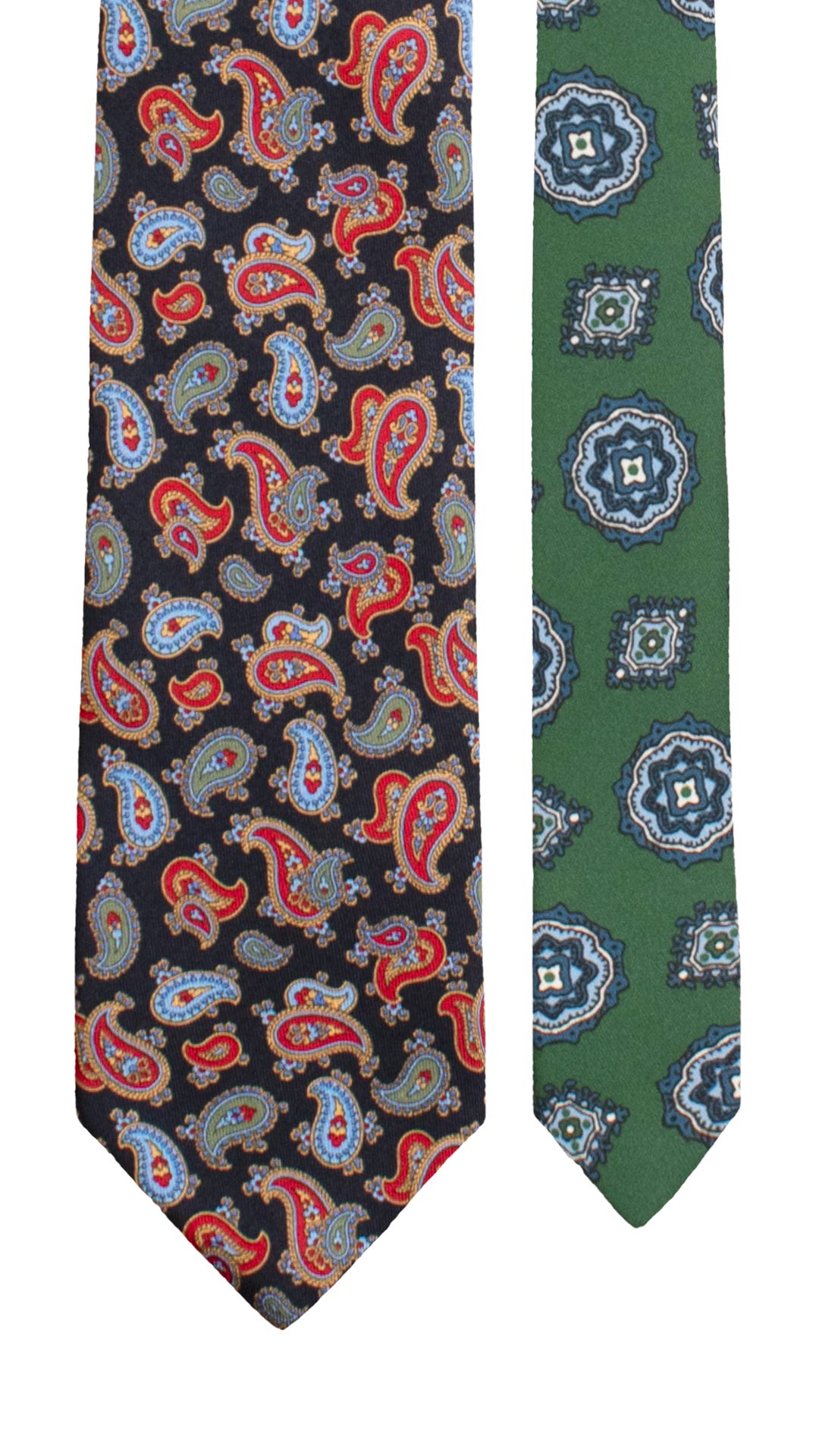 Cravatta Stampa di Seta Blu Paisley Multicolor Nodo in Contrasto Rosso Fantasia Blu Bianco N3440 Made in Italy Graffeo Cravatte Pala