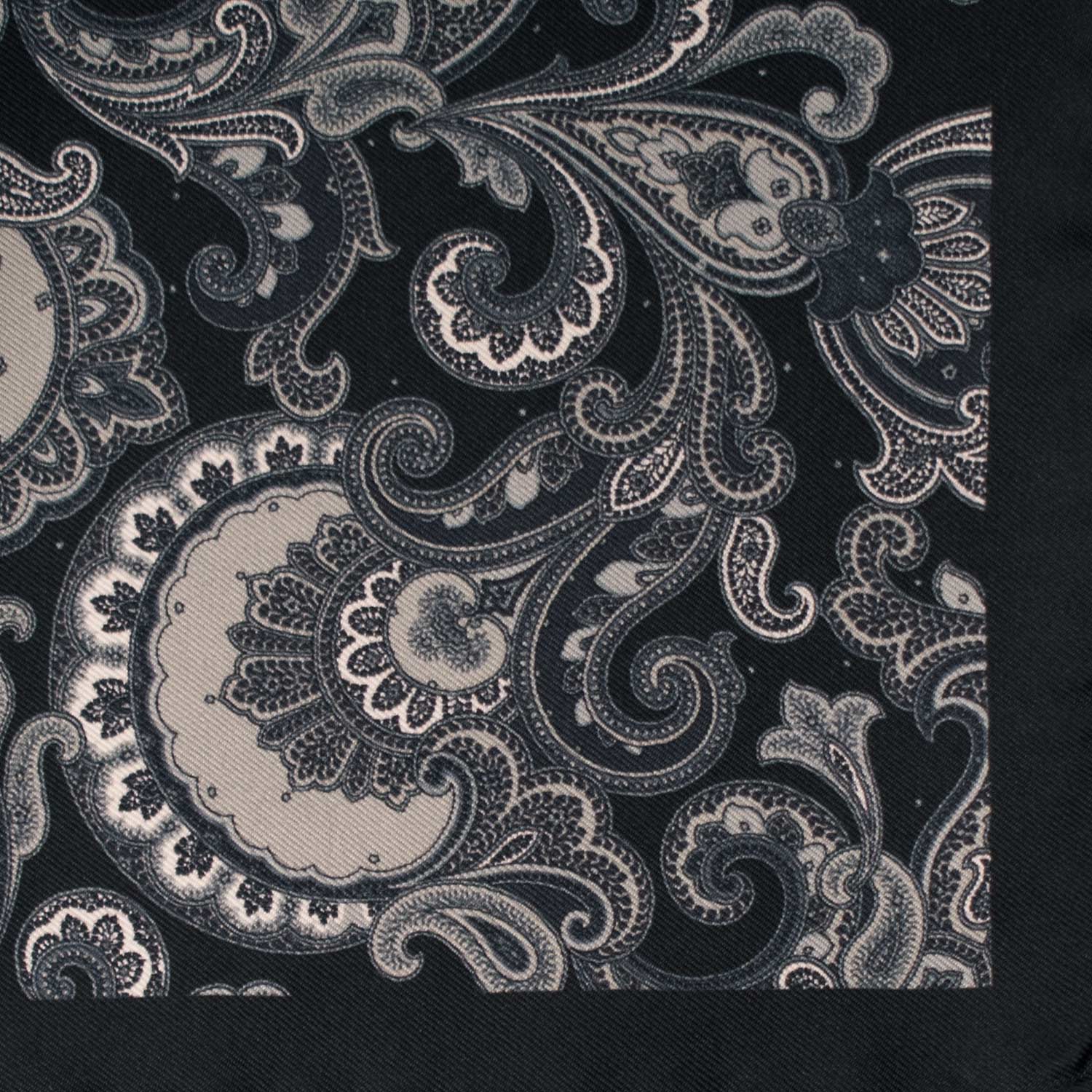 Fazzoletto da Taschino Vintage di Seta Nero Paisley Grigio Bianco POCV681 Dettaglio