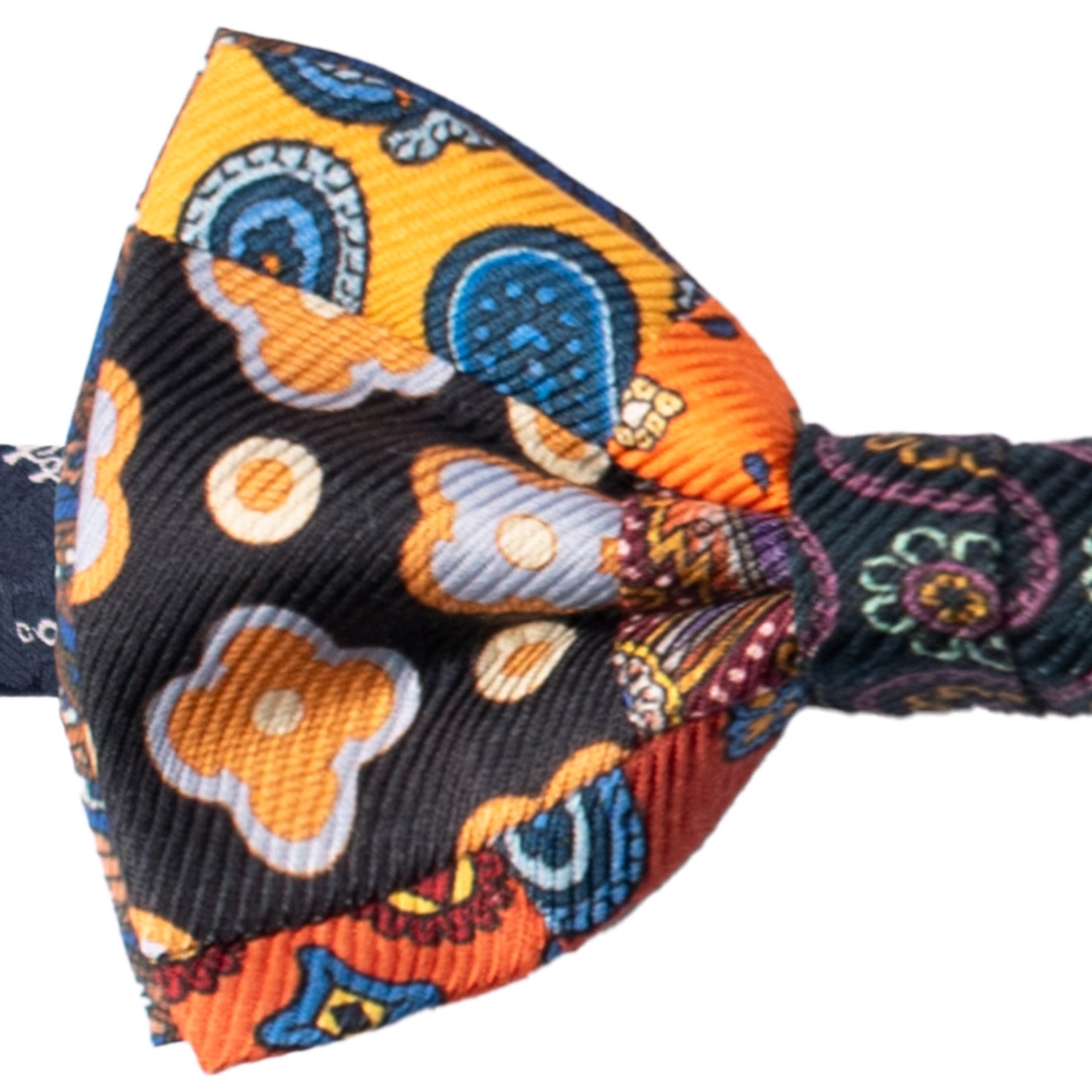 Papillon Annodato Vintage Patchwork Stampa di Seta Fantasia Multicolor PATCH1136 Made in Italy Graffeo Cravatte Dettaglio