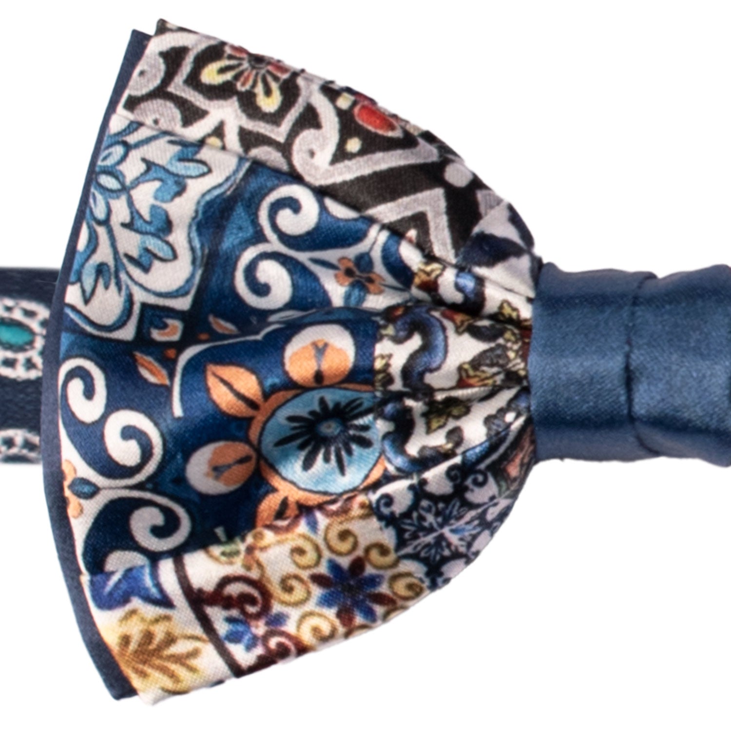 Papillon Siciliano Annodato Vintage Patchwork di Raso con Maioliche Multicolor PATCH1189 Made in Italy Graffeo Cravatte Dettaglio