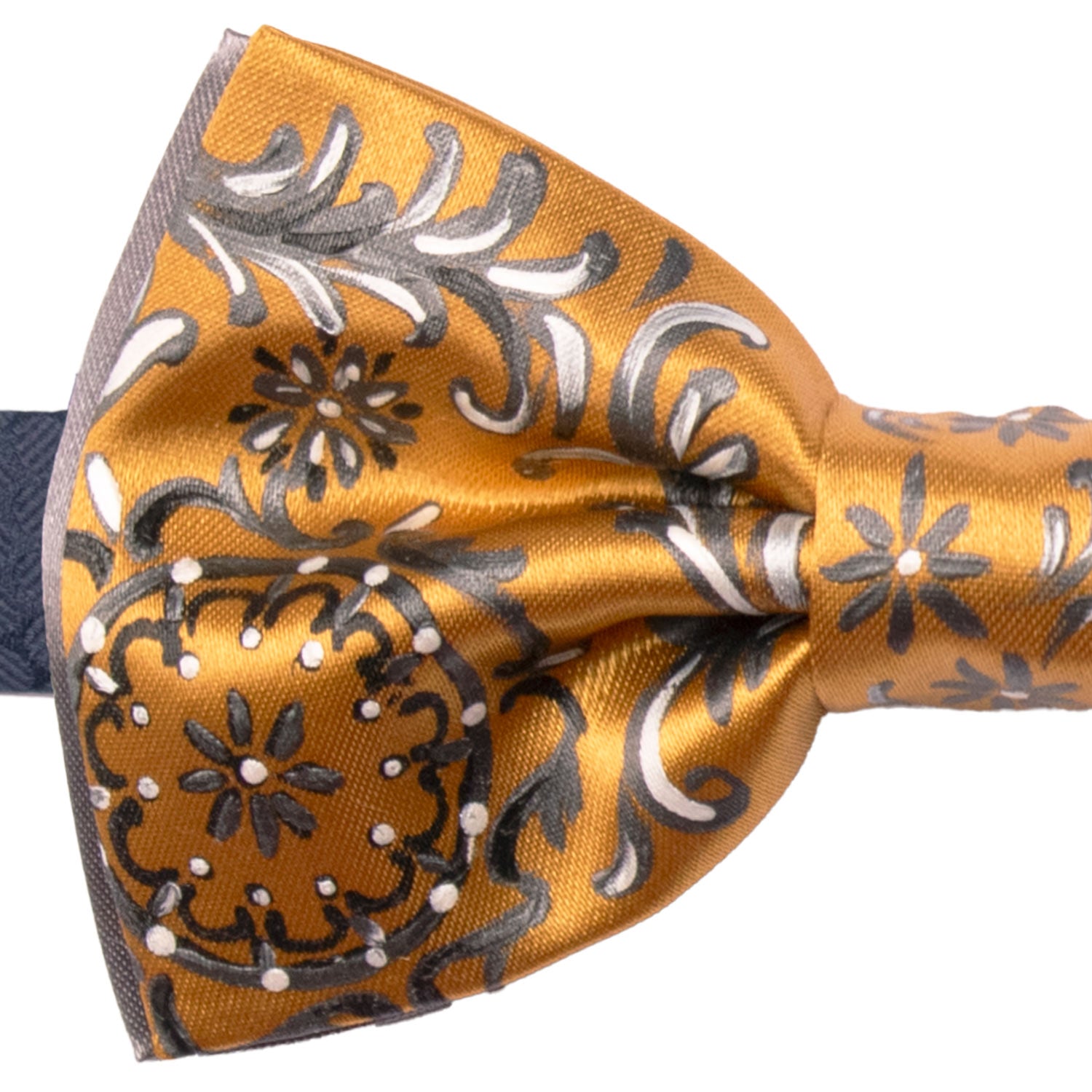 Papillon Siciliano Sartoriale Giallo Oro Dipinto a Mano by Giovanna Perricone PS248 Made In Italy Graffeo Cravatte Dettaglio