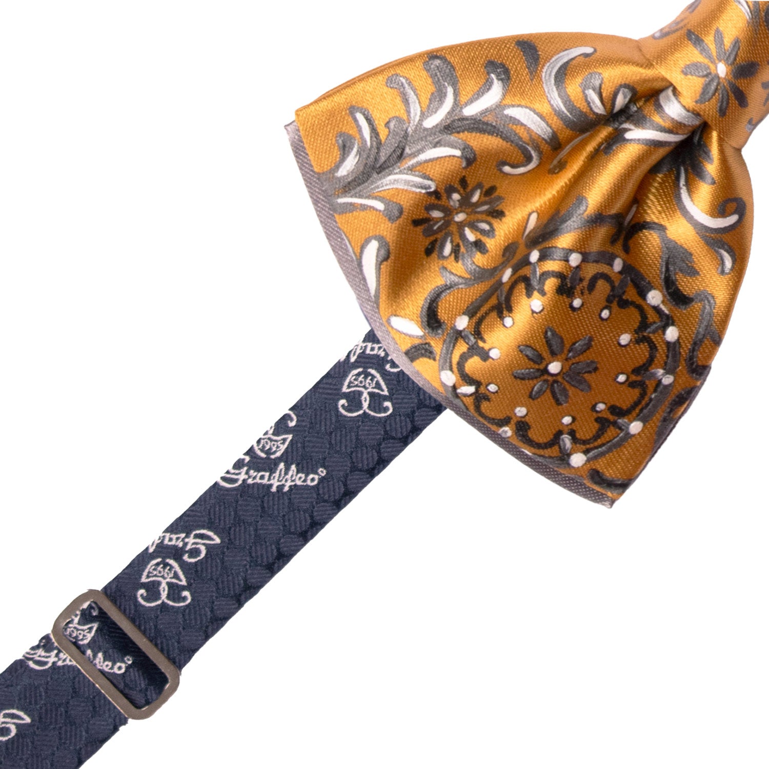 Papillon Siciliano Sartoriale Giallo Oro Dipinto a Mano by Giovanna Perricone PS248 Made In Italy Graffeo Cravatte Pre-Tied