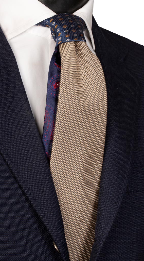 Cravatta Beige Nodo in Contrasto Blu Navy a Fiori Arancioni Bianchi Made in Italy Graffeo Cravatte