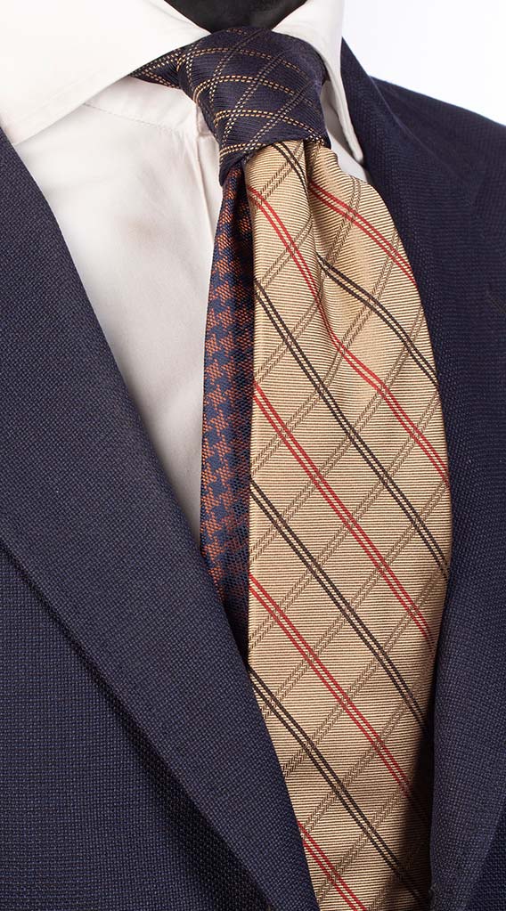 Cravatta Beige a Quadri Marroni Rossi Nodo In Contrasto Blu A Quadri Beige Made in Italy Graffeo Cravatte