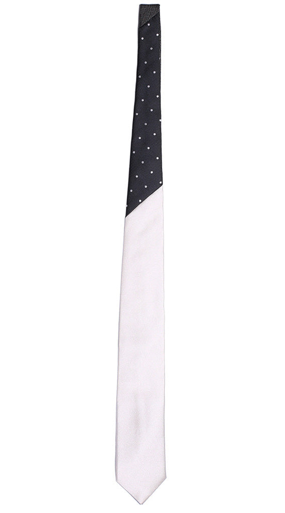 Cravatta Bianco Perla di Raso Nodo In Contrasto Nero Pois Bianchi Made in Italy Graffeo Cravatte Intera