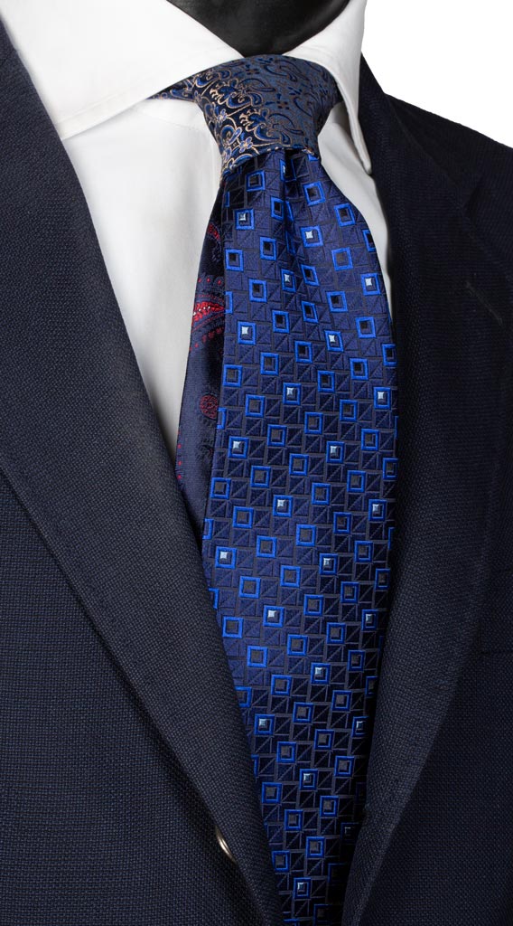 Cravatta Blu Fantasia Celeste Nodo in Contrasto Blu Made in Italy Graffeo Cravatte