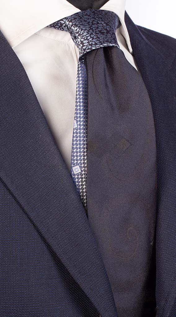 Cravatta Blu Fantasia Tono su Tono Nodo a Contrasto Blu Celeste Made in Italy Graffeo Cravatte