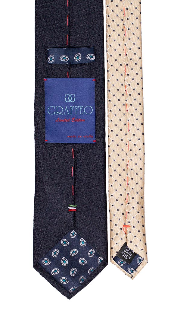 Cravatta Blu Fantasia Tono su Tono Nodo a Contrasto Blu Pois Gialli Made in Italy Graffeo Cravatte Pala