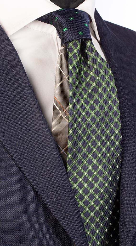 Cravatta Blu a Quadri Verdi Nodo a Contrasto Blu Verde Bianco Made in italy Graffeo Cravatte
