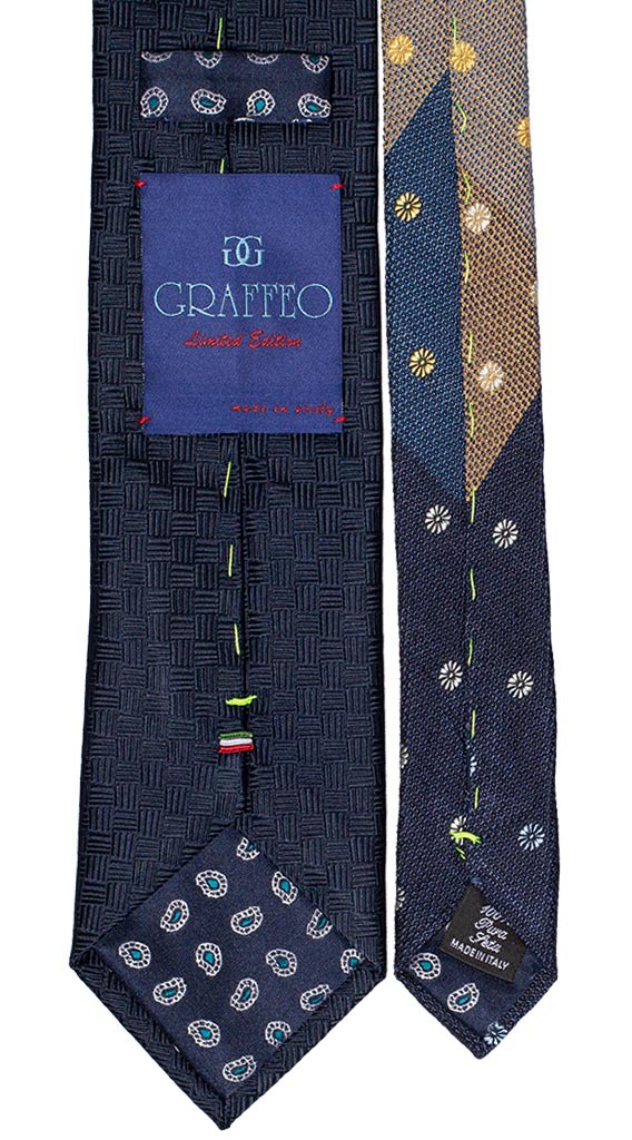 Cravatta Blu con Fantasia Tono su Tono con Nodo a Contrasto Rosso Bianco Blu Made in Italy Graffeo Cravatte Pala