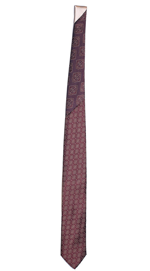 Cravatta Bordeaux Fantasia Beige Nodo In Contrasto Bordeaux Medaglioni Beige Made in Italy Graffeo Cravatte Intera