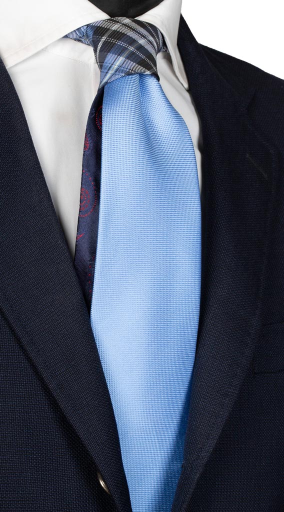 Cravatta Celeste Nodo in Contrasto a Quadri Blu Celeste Made in Italy Graffeo Cravatte