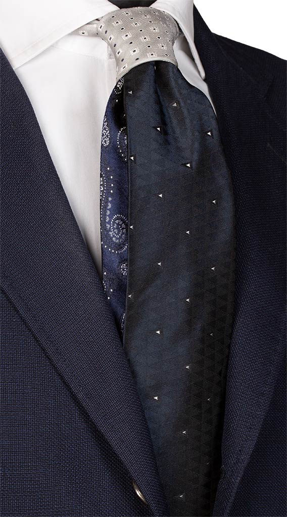 Cravatta Cerimonia Blu Fantasia Bianca Nodo in Contrasto Grigio Made in Italy Graffeo Cravatte