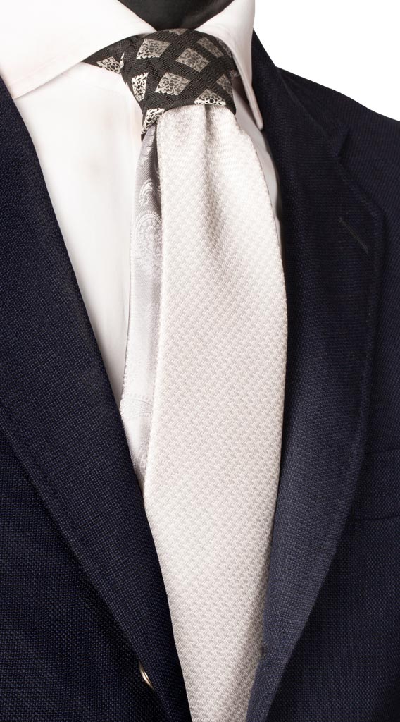 Man Grey Pied de Poule Ceremony Silk Tie Black Contrast Knot N2831
