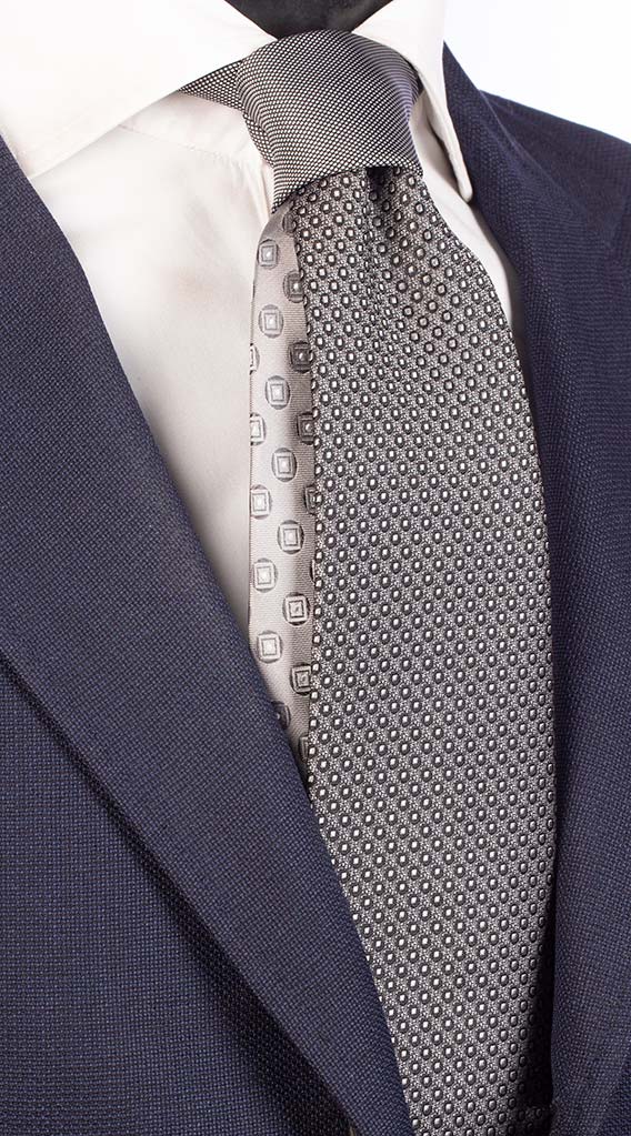 Cravatta Cerimonia Grigio Pois Nero Nodo in Contrasto Nero Bianco Made in Italy Graffeo Cravatte