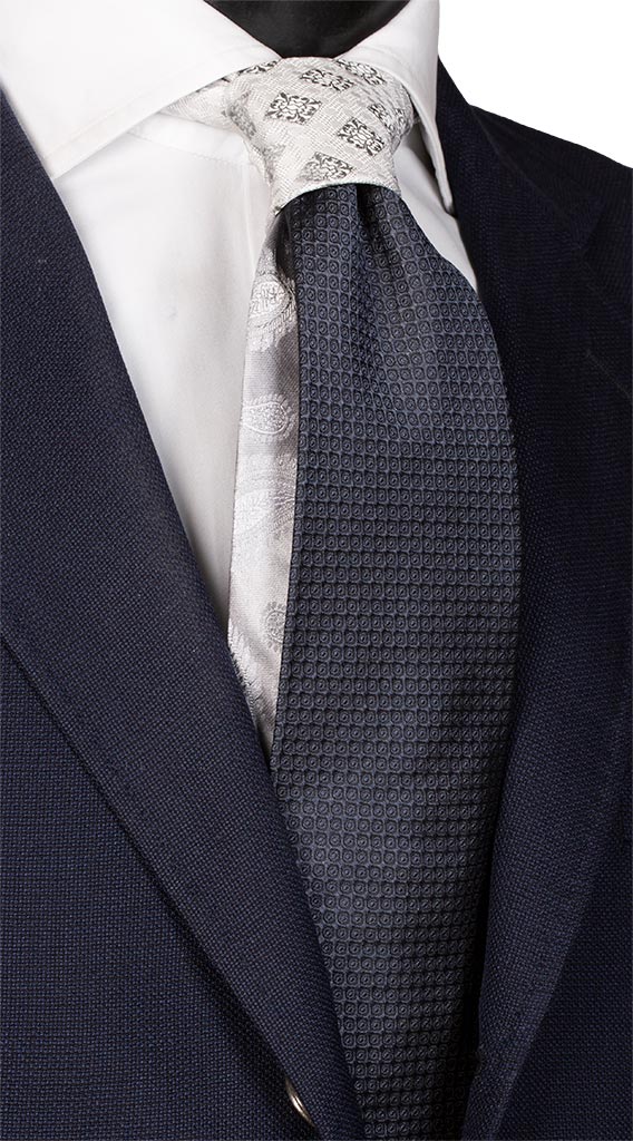 Cravatta Cerimonia Grigio Scuro Nodo in Contrasto Bianco Grigio Made in Italy Graffeo Cravatte