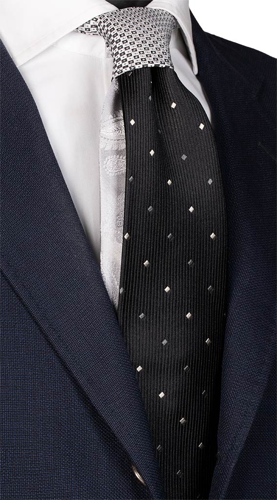 Cravatta Cerimonia Nera Fantasia Grigia Nodo in Contrasto Bianco Nero Made in Italy Graffeo Cravatte