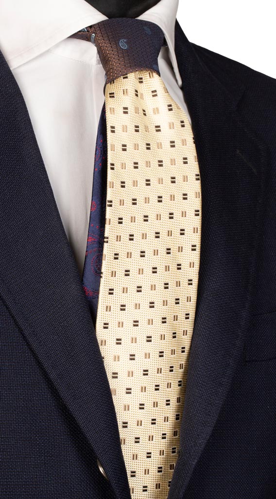 Cravatta Color Crema Fantasia Marrone Beige Nodo in Contrasto Marrone Made in Italy Graffeo Cravatte