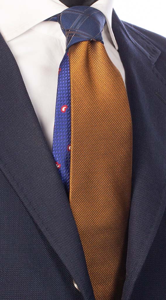 Cravatta Marrone Chiaro Nodo in Contrasto a Quadri Blu Navy Marrone Bianco Made in Italy Graffeo Cravatte