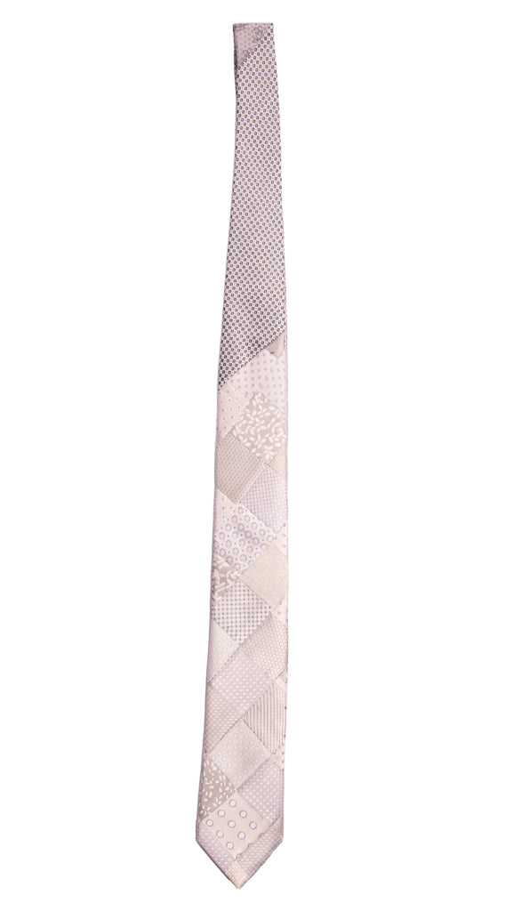 Cravatta Mosaico Patchwork di Seta Grigio Argento Fantasia Made in Italy Graffeo Cravatte Intera